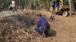 গাজীপুরে রাস্তার পাশে যুবকের পোড়া মরদেহ, পরিচয় জানার চেষ্টা করছে পুলিশ